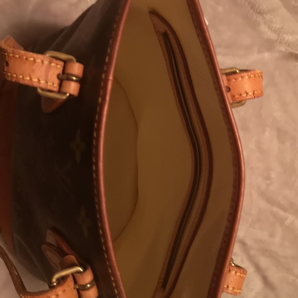 Louis Vuitton bucket bag - Picture 5 of 11